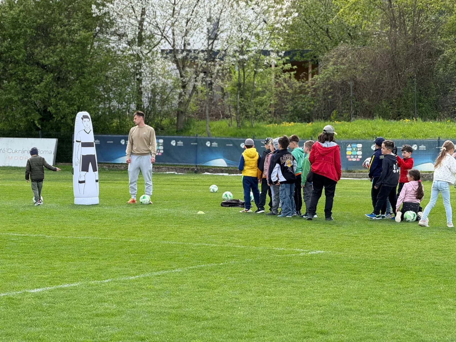 Deň otvorených dverí k nám prilákal stovky detí